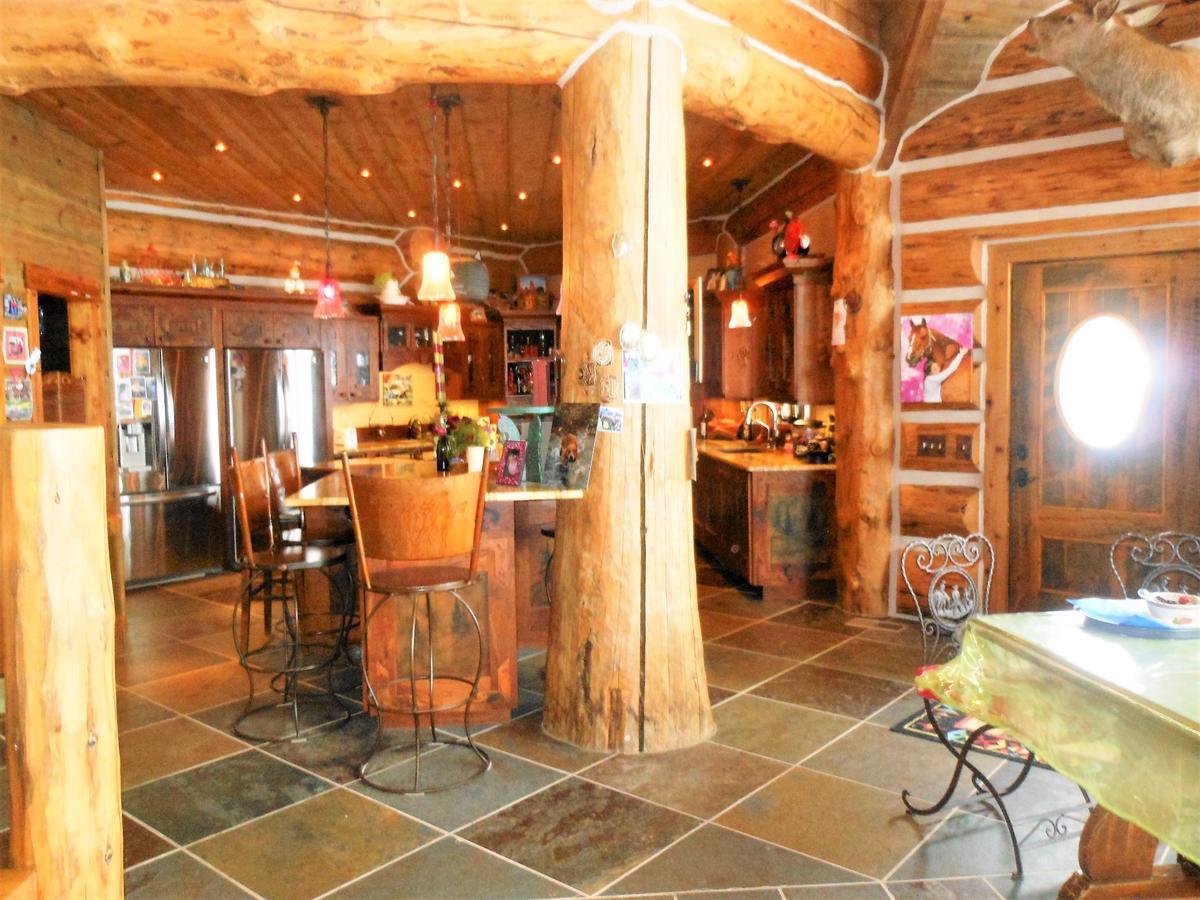 Mcdonald'S Ranch Lodge Gardiner Bagian luar foto