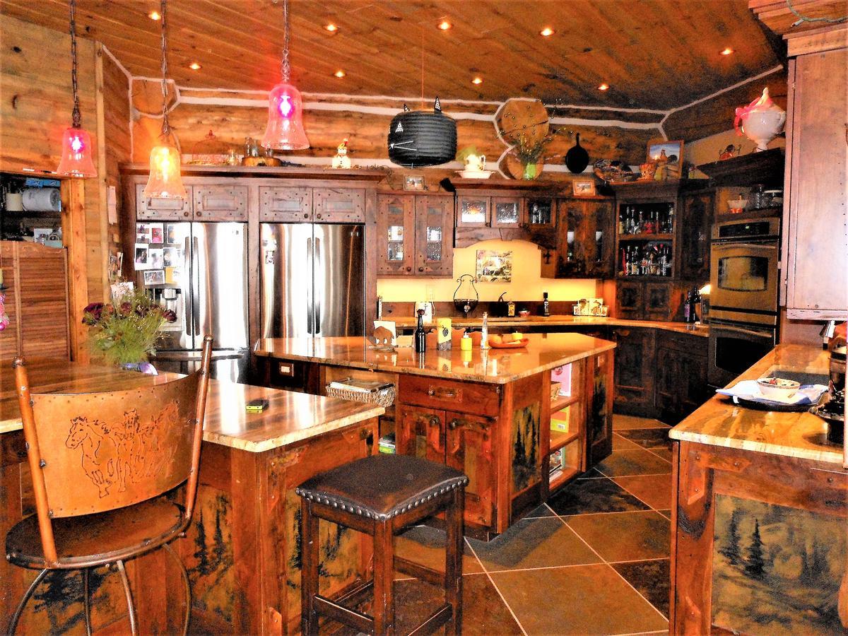 Mcdonald'S Ranch Lodge Gardiner Bagian luar foto